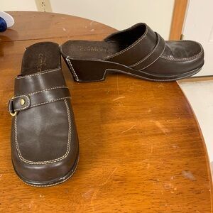 Strictly Comfort vintage  Brown Leather Slip-On Clogs 9M
